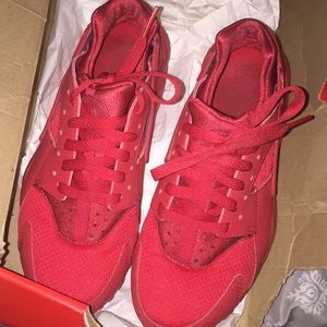 **Worn once** all red Nike huaraches size 5.5Y